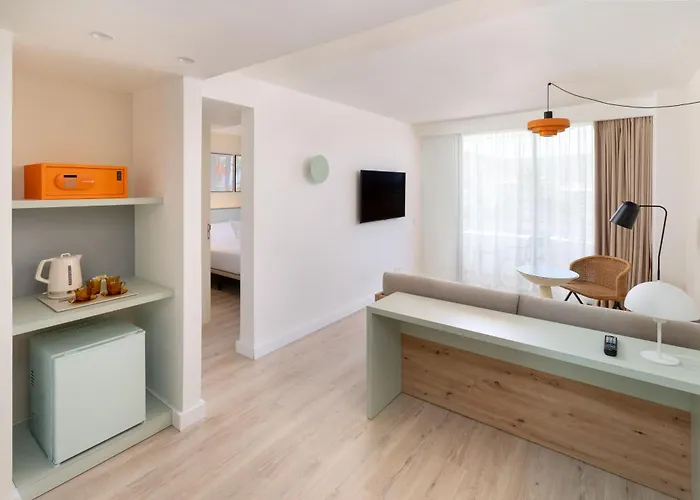 Sol Arona Tenerife 4* 로스크리스티아노스